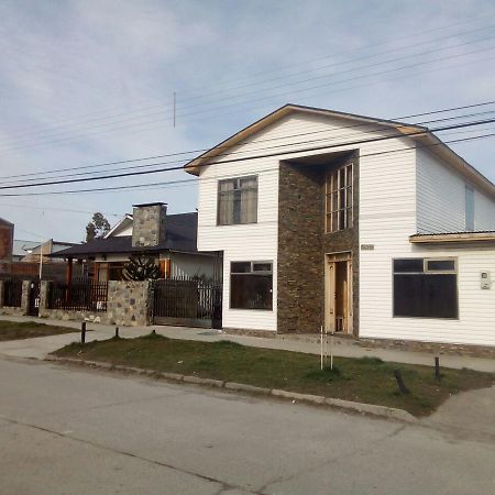 Hostal Los Pioneros Puerto Natales Eksteriør bilde