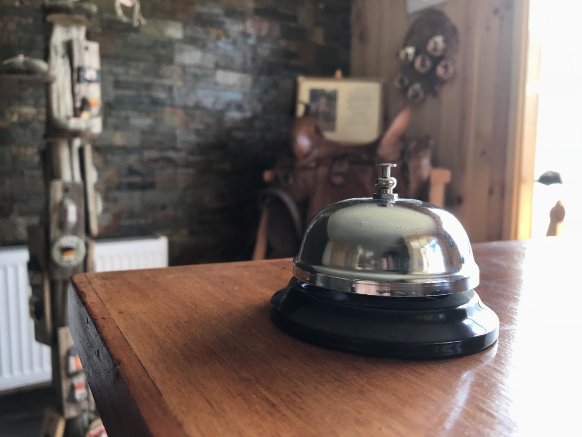 Hostal Los Pioneros Puerto Natales Eksteriør bilde