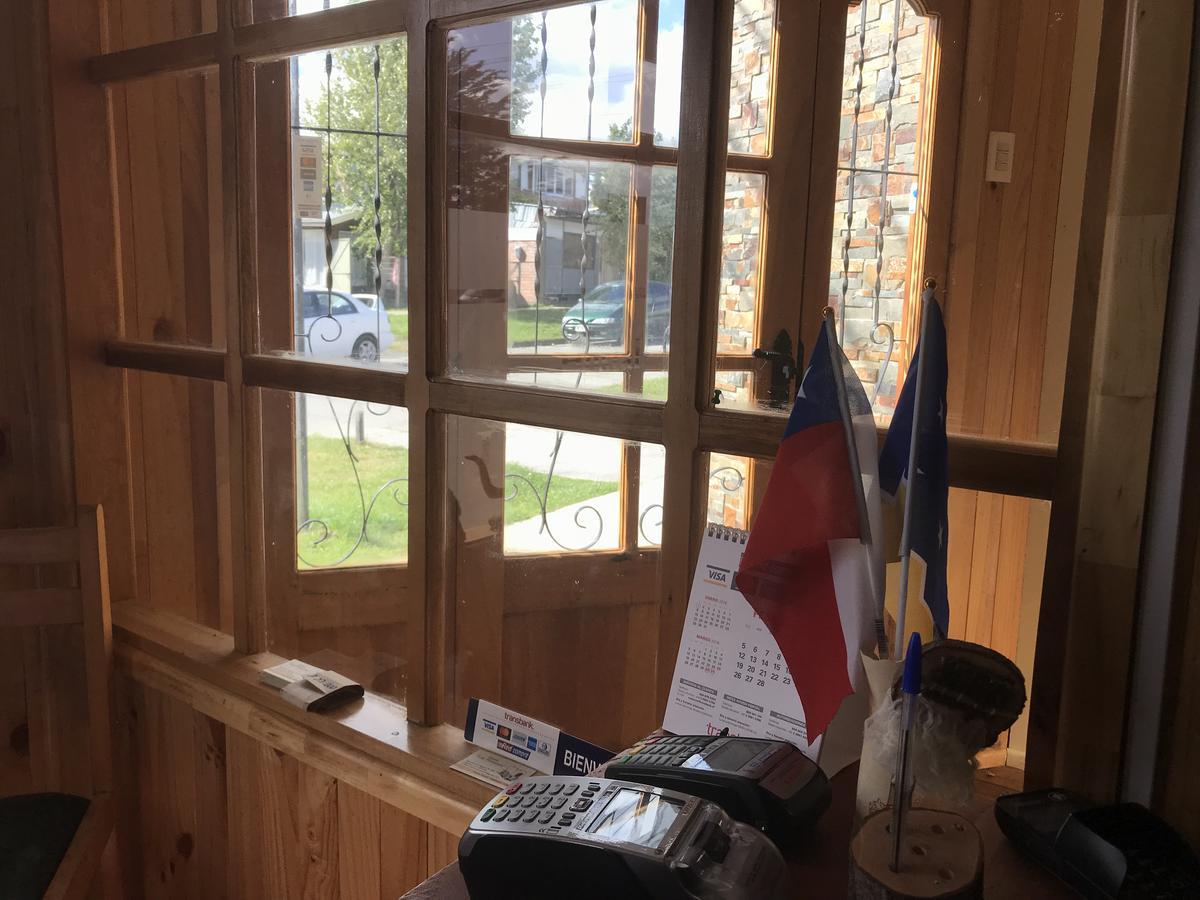Hostal Los Pioneros Puerto Natales Eksteriør bilde