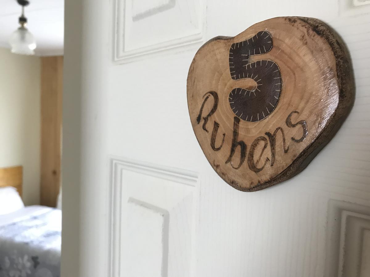 Hostal Los Pioneros Puerto Natales Eksteriør bilde